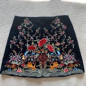XS Zara beautiful embroidered skirt